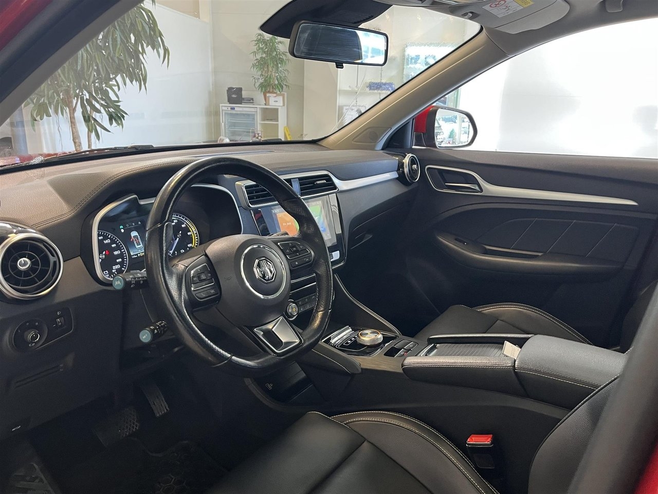 MG ZS Luxury 45kWh Pano Elstol 2021, bild 2/4