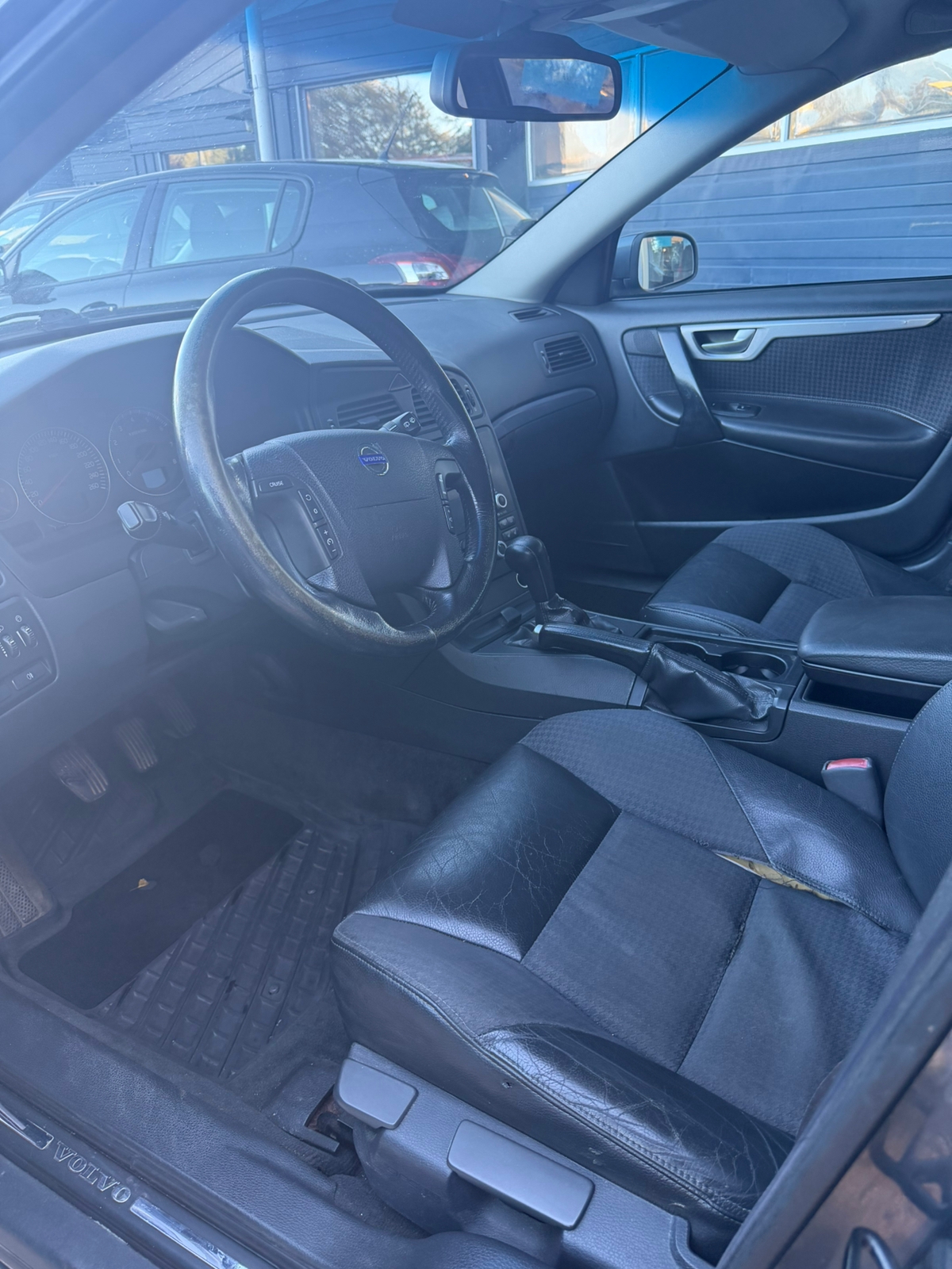 Volvo V70 2.5T 2004, photo 3/4