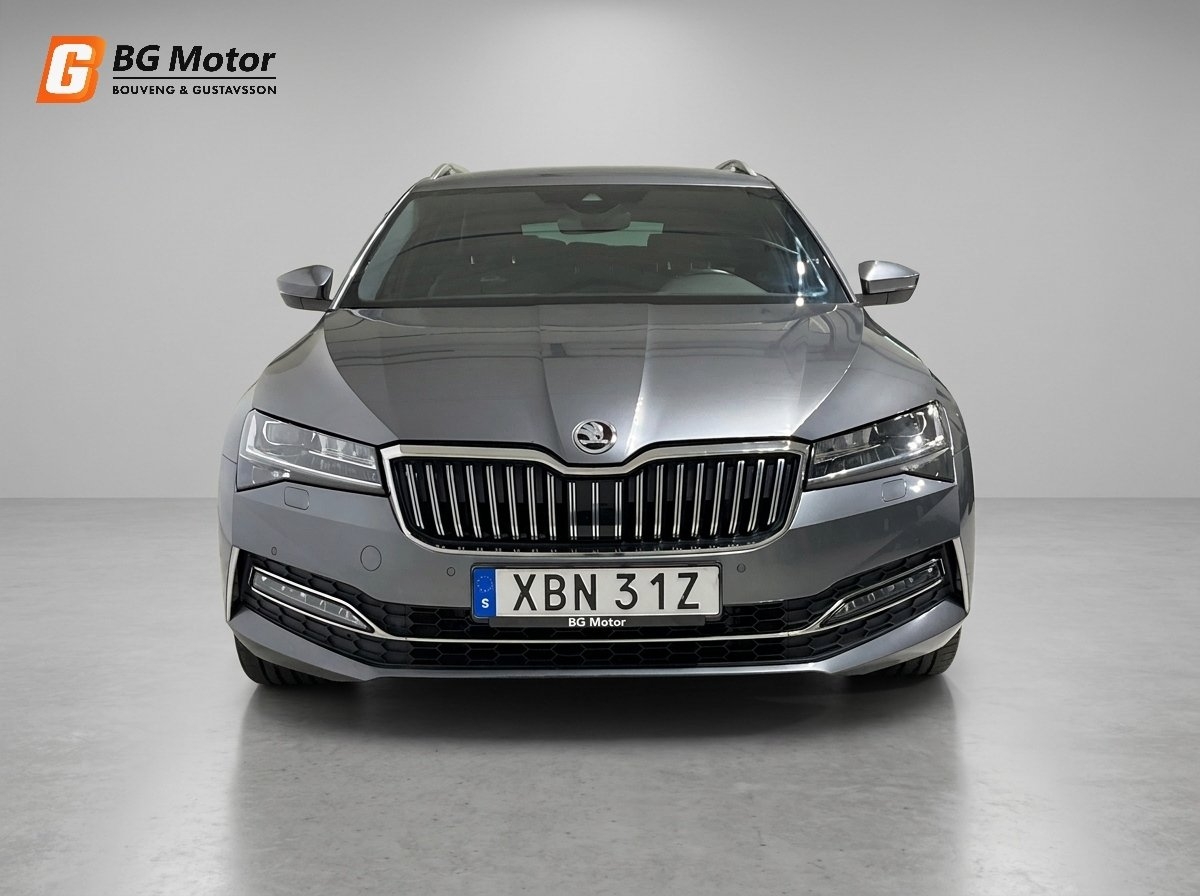 Skoda Superb 2.0 TDI L&K 2023, bild 2/10