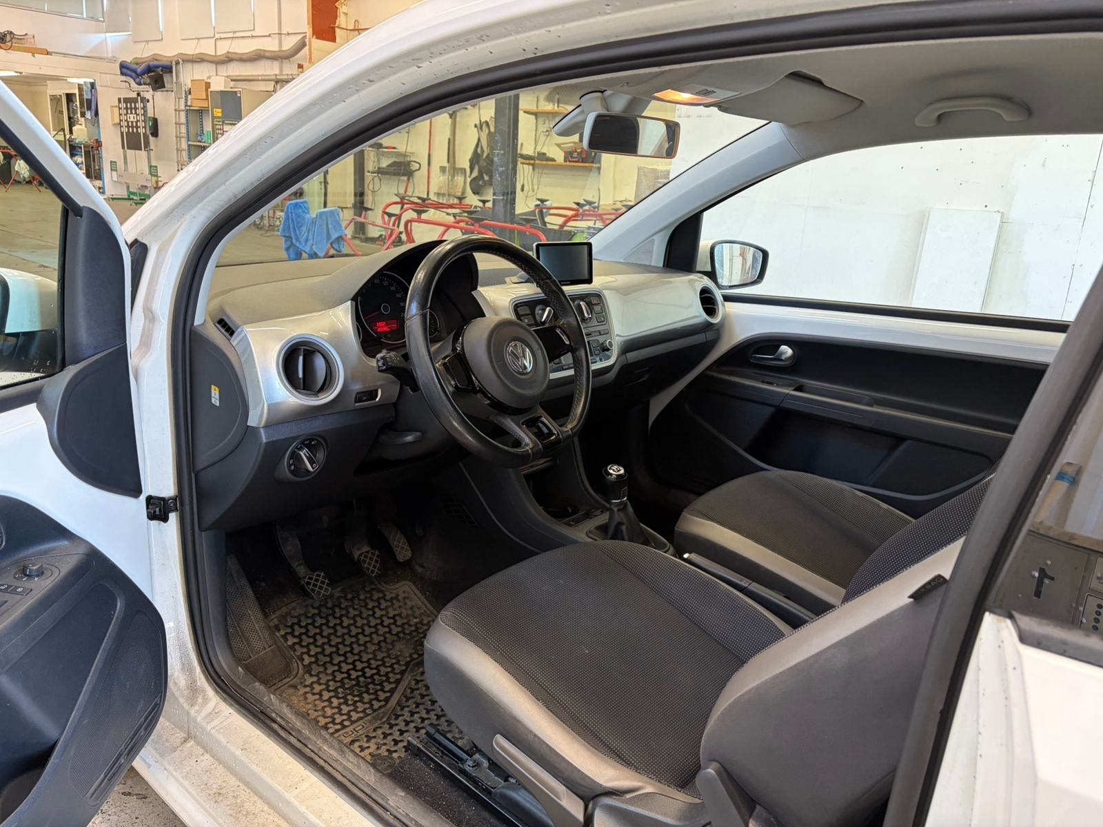 Volkswagen up! 1.0 2012, bild 6/6