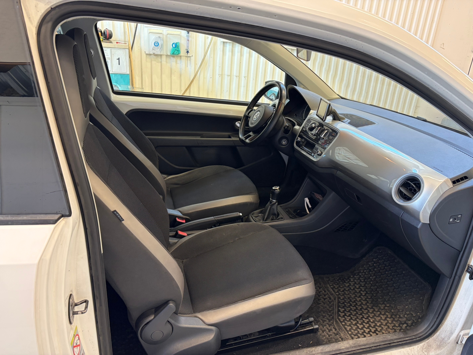 Volkswagen up! 1.0 2012, bild 5/6
