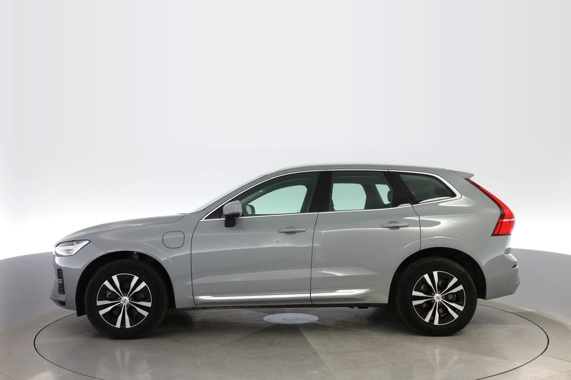 Volvo XC60 T6 Core Special Edition 2025, bild 2/10