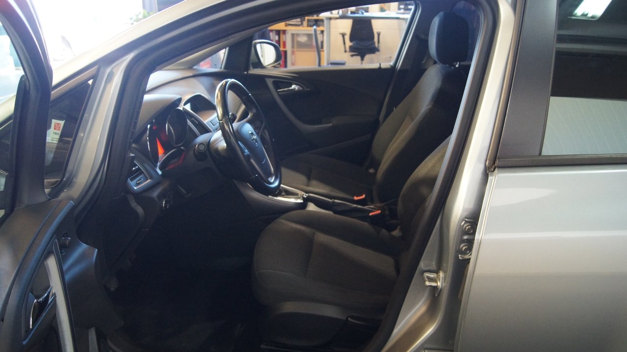 Opel Astra 1.6 Enjoy 2013, bild 5/10