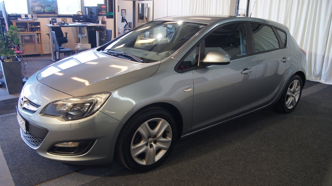 Opel Astra 1.6 Enjoy 2013, bild 4/10