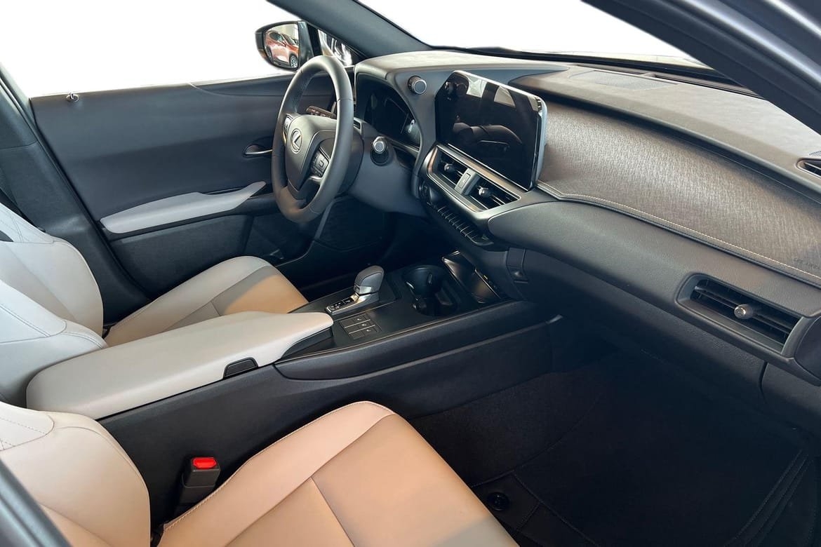 Lexus UX 2026, bild 6/10