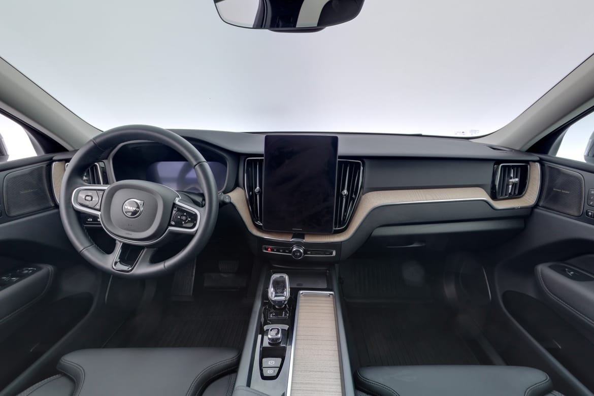 Volvo XC60 T6 Plus Dark Nordic Edition 2026, bild 7/10