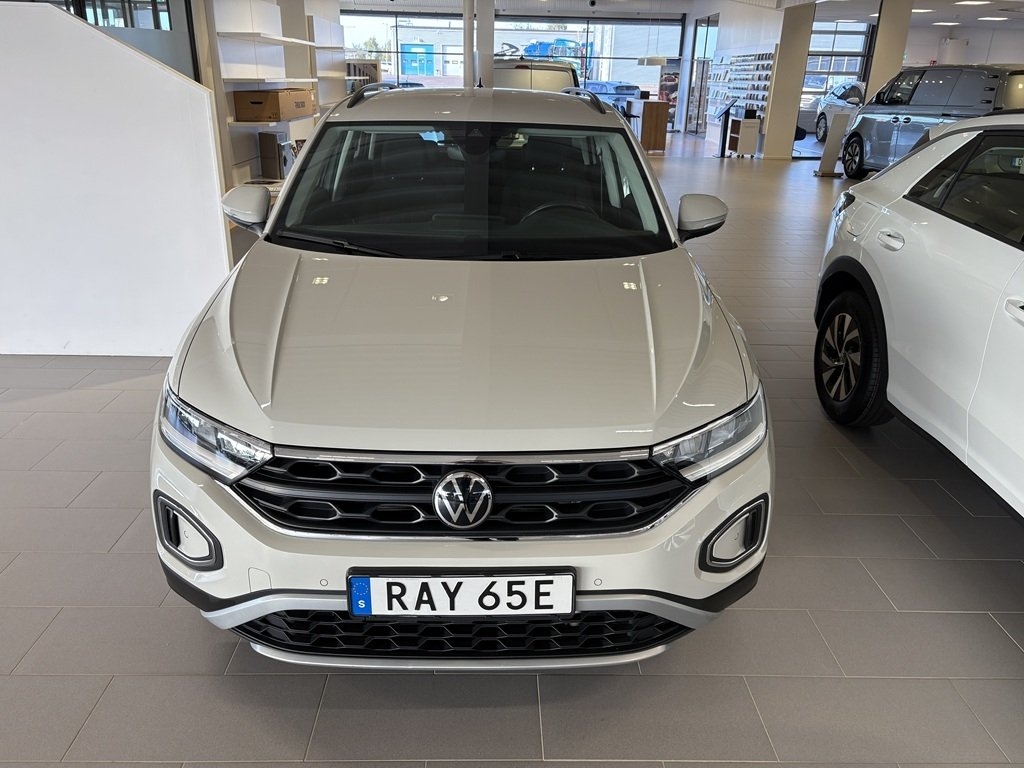 Volkswagen T-Roc 1.5 TSI 2024, photo 2/10