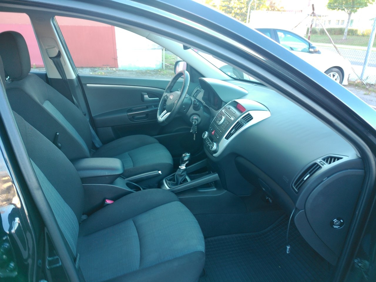 Kia Ceed 1.6 CRDi 128 2011, bild 7/10