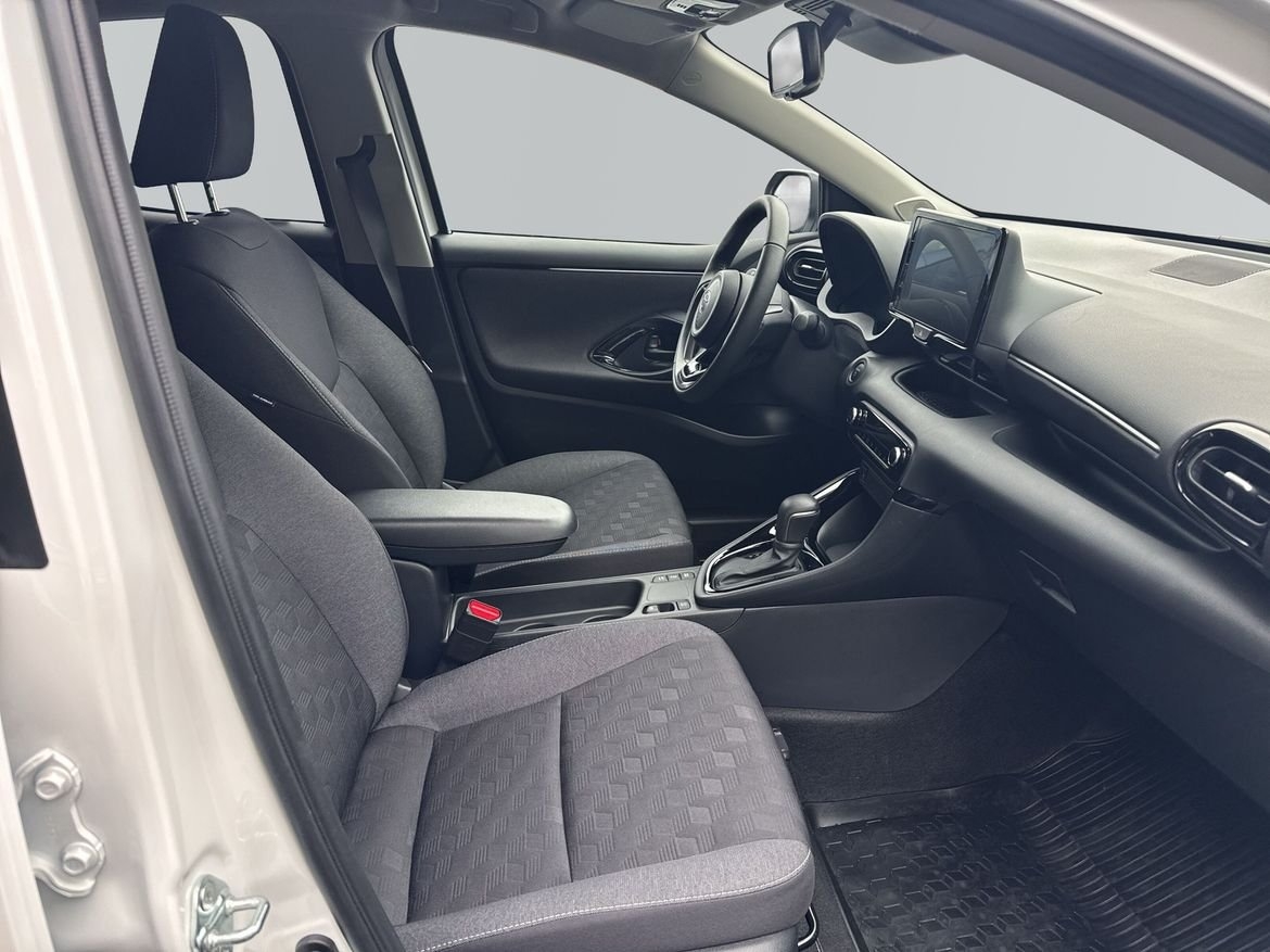 Toyota Yaris 1.5 Hybrid 116 Active Plus 2026, bild 6/10