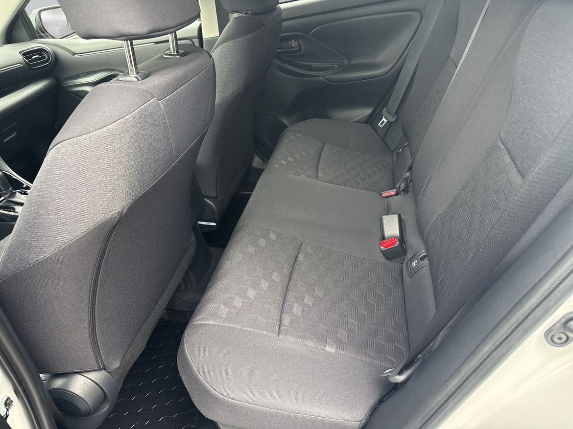 Toyota Yaris 1.5 Hybrid 116 Active Plus 2026, bild 7/10