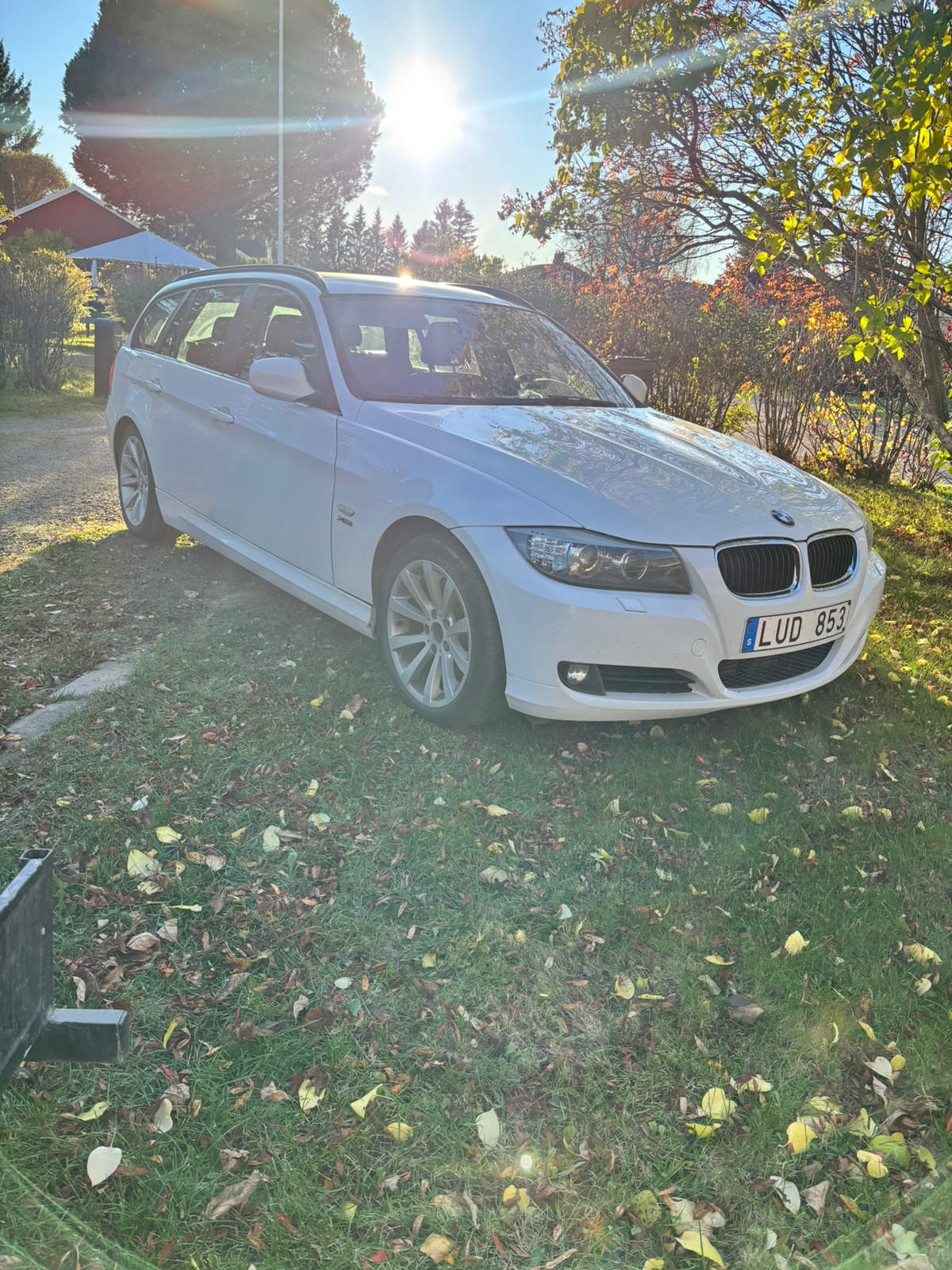 BMW 320 d xDrive Touring Manuell 2011, bild 3/5