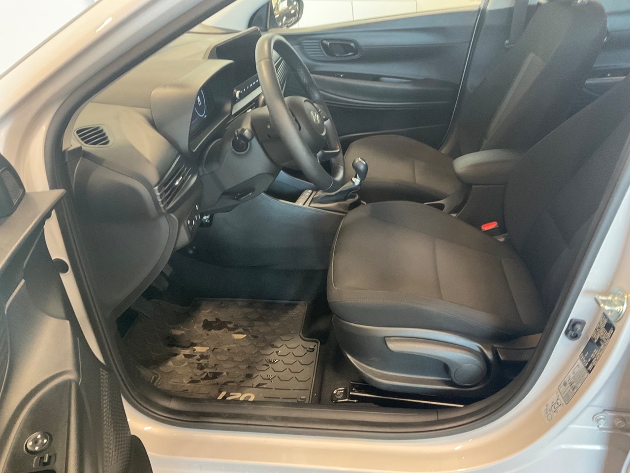 Hyundai i20 Essential 2025, kuva 9/10