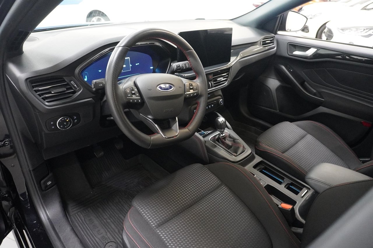 Ford Focus 1.0 EcoBoost 2024, bild 2/10