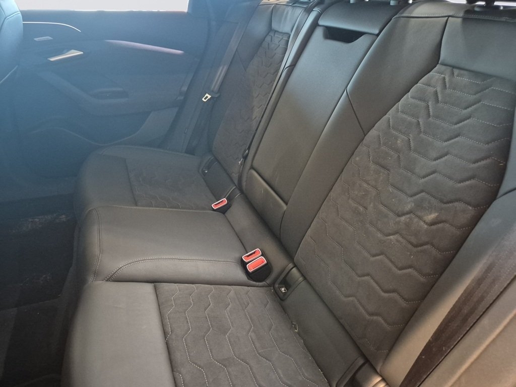 Audi A6 e-tron Avant e-tron S-line 2026, photo 3/10