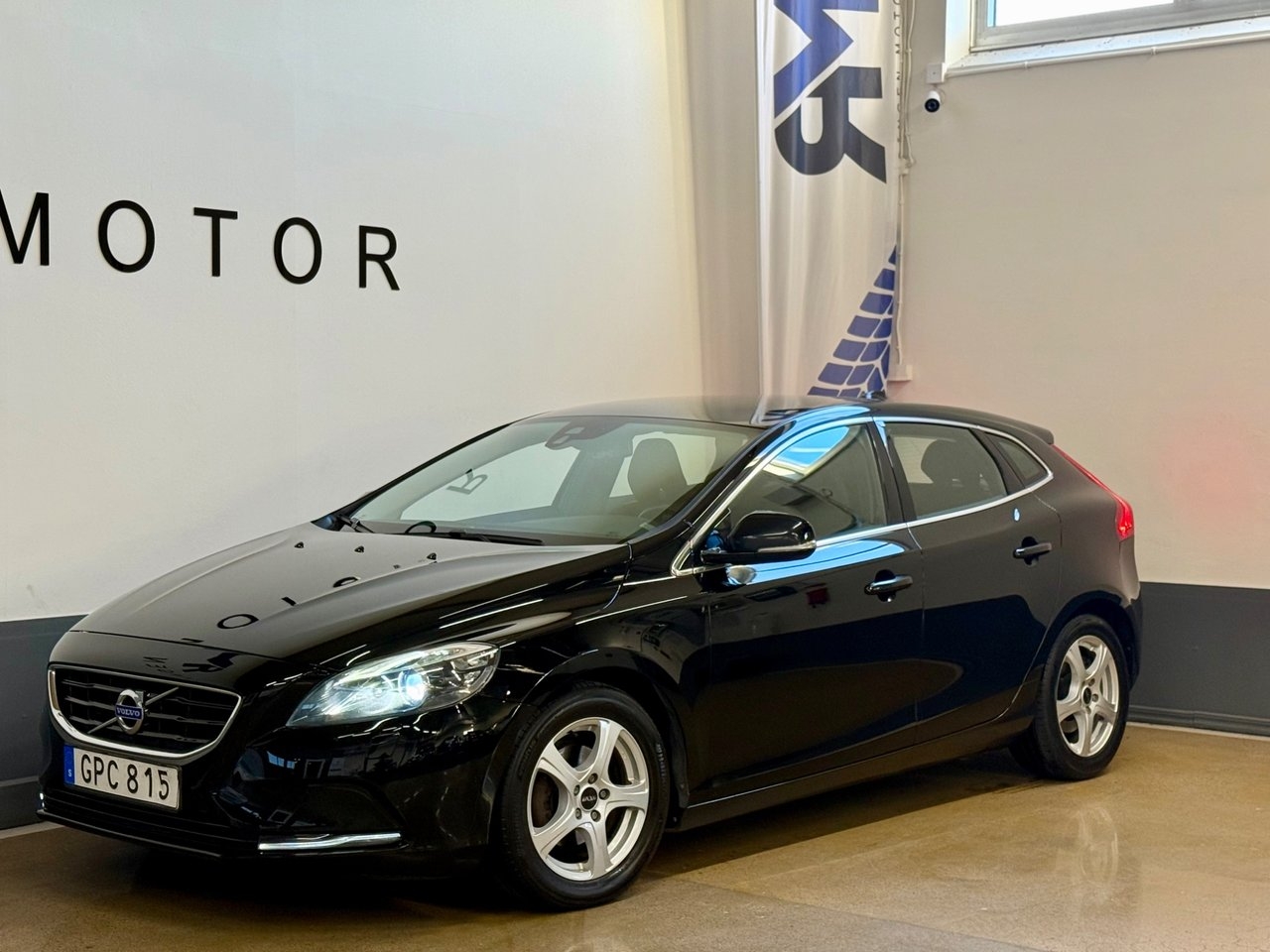 Volvo V40 D2 Momentum 2015, bild 2/10