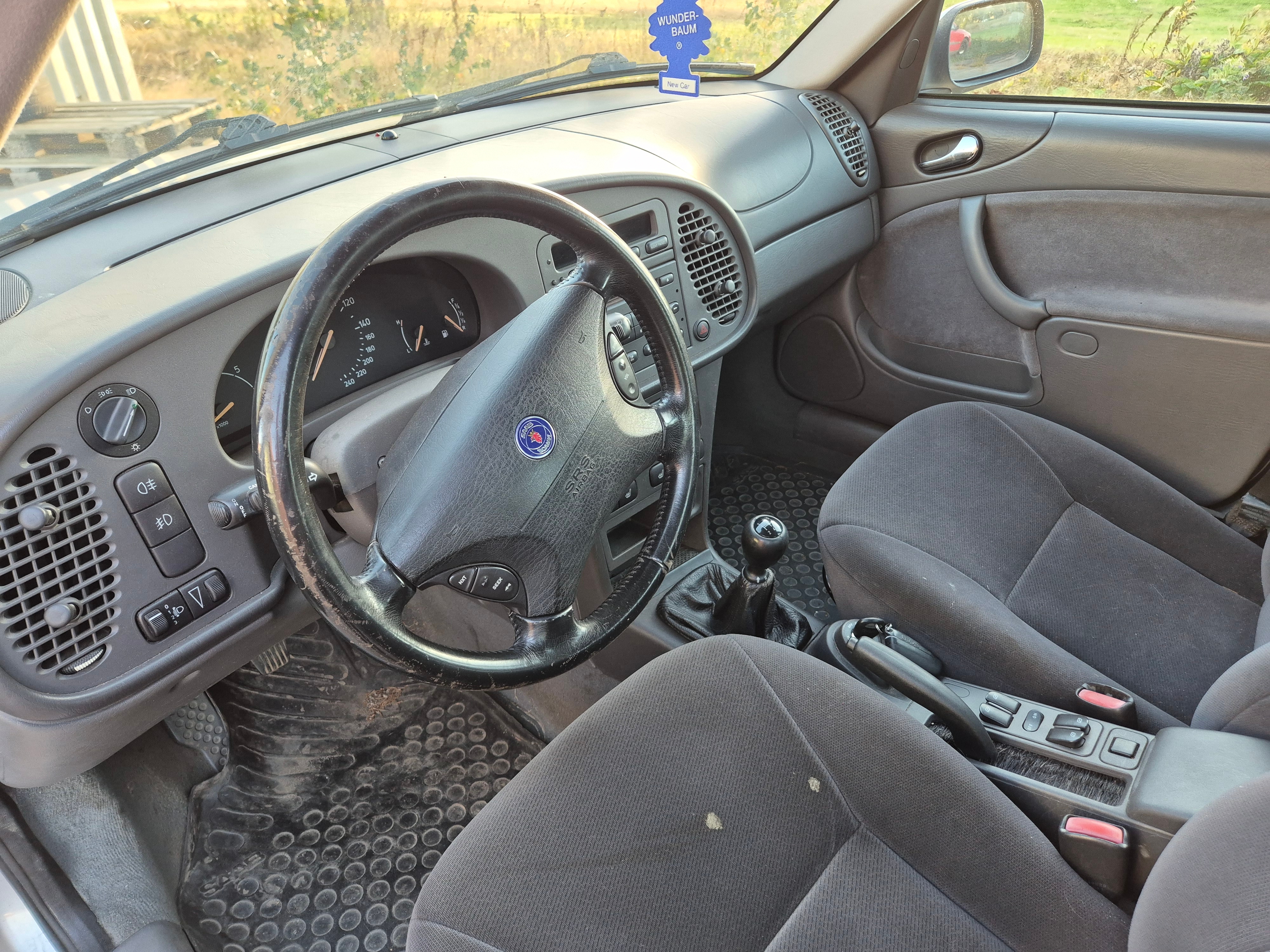 Saab 9-3 5-dörrar 2.0 T Manuell 1999, bild 4/10