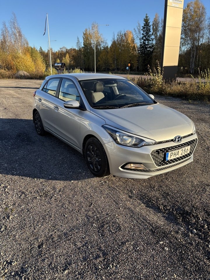 Hyundai i20 1.2 Comfort Euro 6 2018, bild 2/4