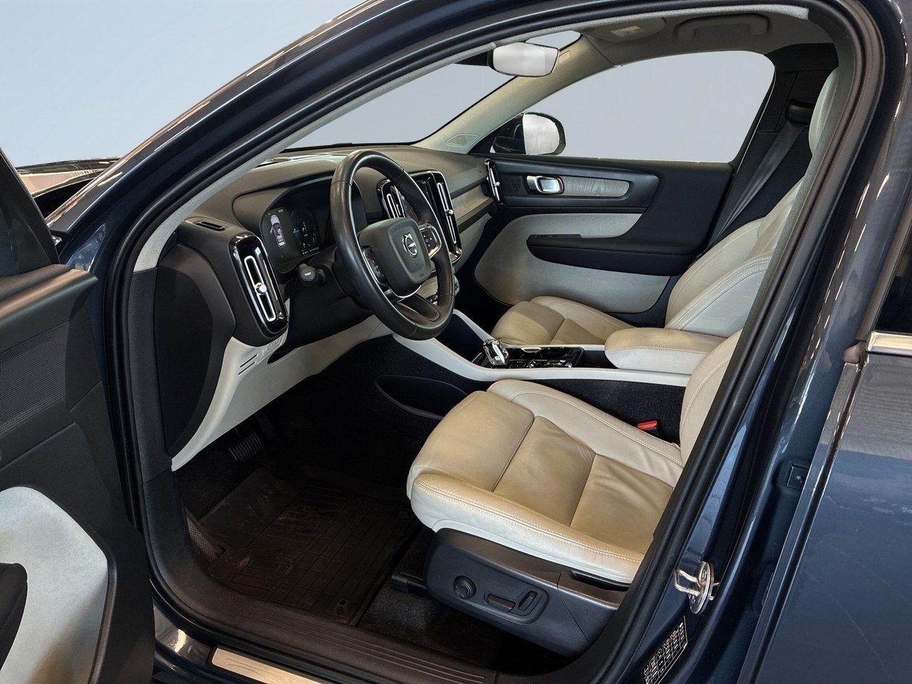 Volvo XC40 2022, bild 7/10