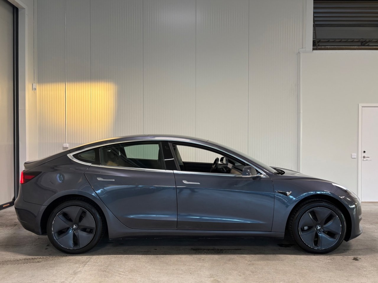 Tesla Model 3 2019, bild 2/10