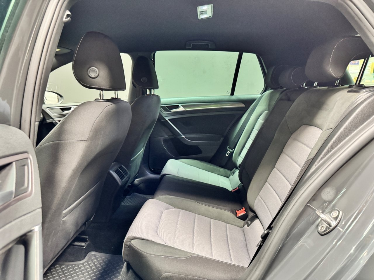Volkswagen Golf 1.4 TSI R-Line 2017, bild 5/9