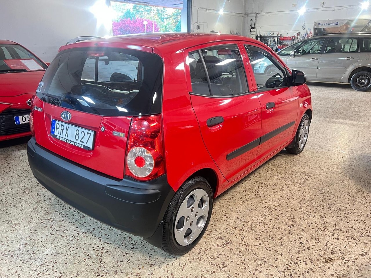 Kia Picanto 1.1 ECO Ny Servad Låg mil 2009, bild 4/10