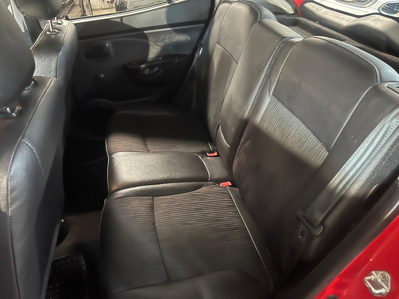 Kia Picanto 1.1 ECO Ny Servad Låg mil 2009, bild 7/10