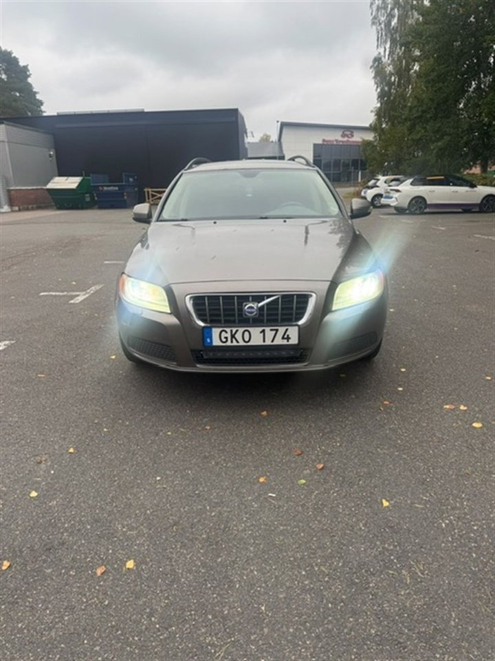 Volvo V70 D5