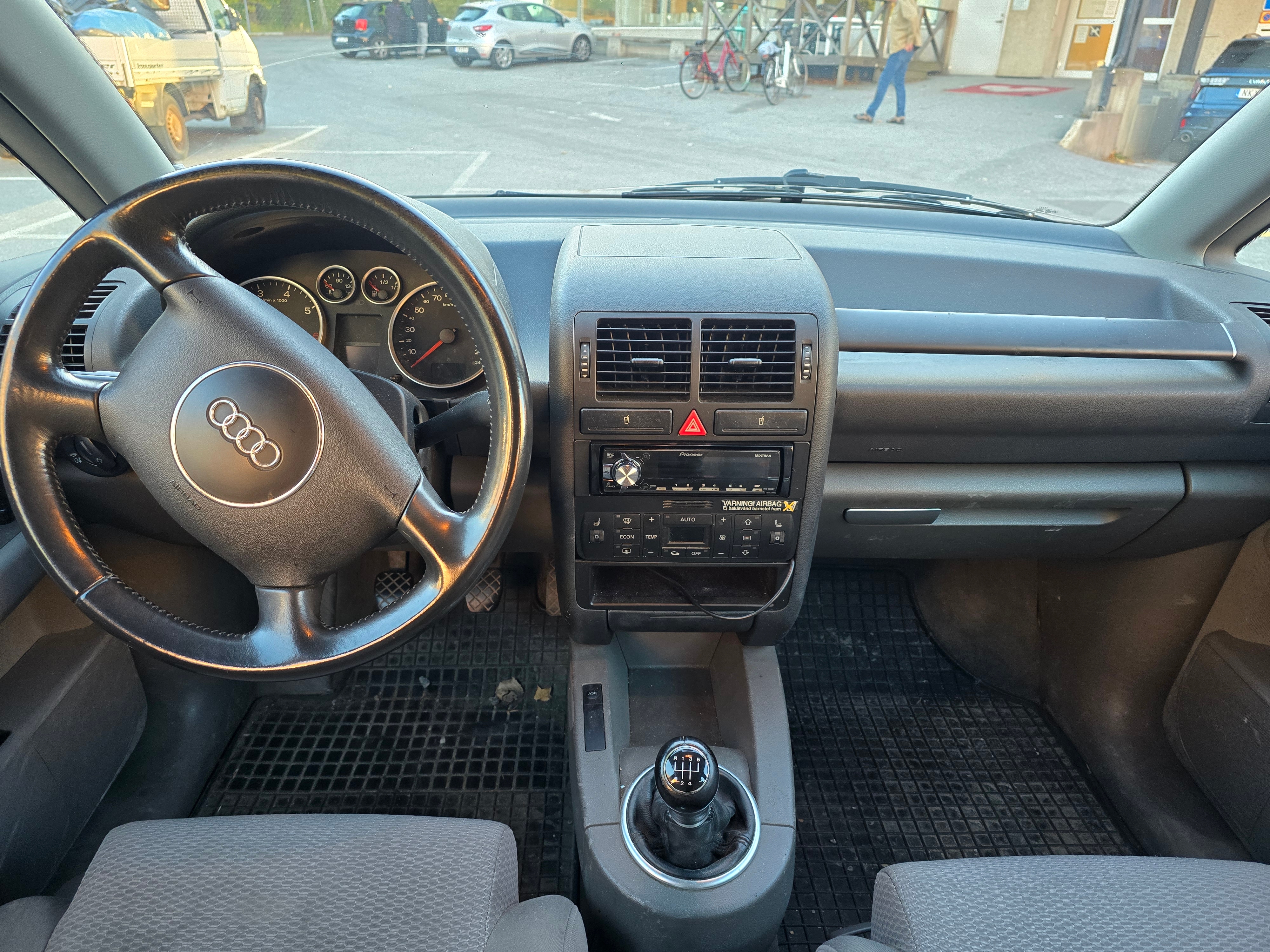 Audi A2 1.4 Manuell 2001, bild 7/10