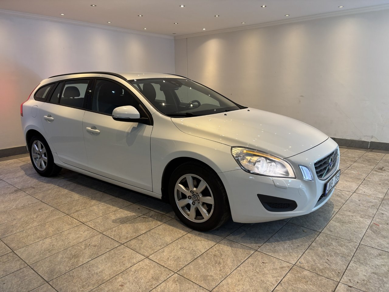 Volvo V60 T3 Momentum 2013, bild 7/10