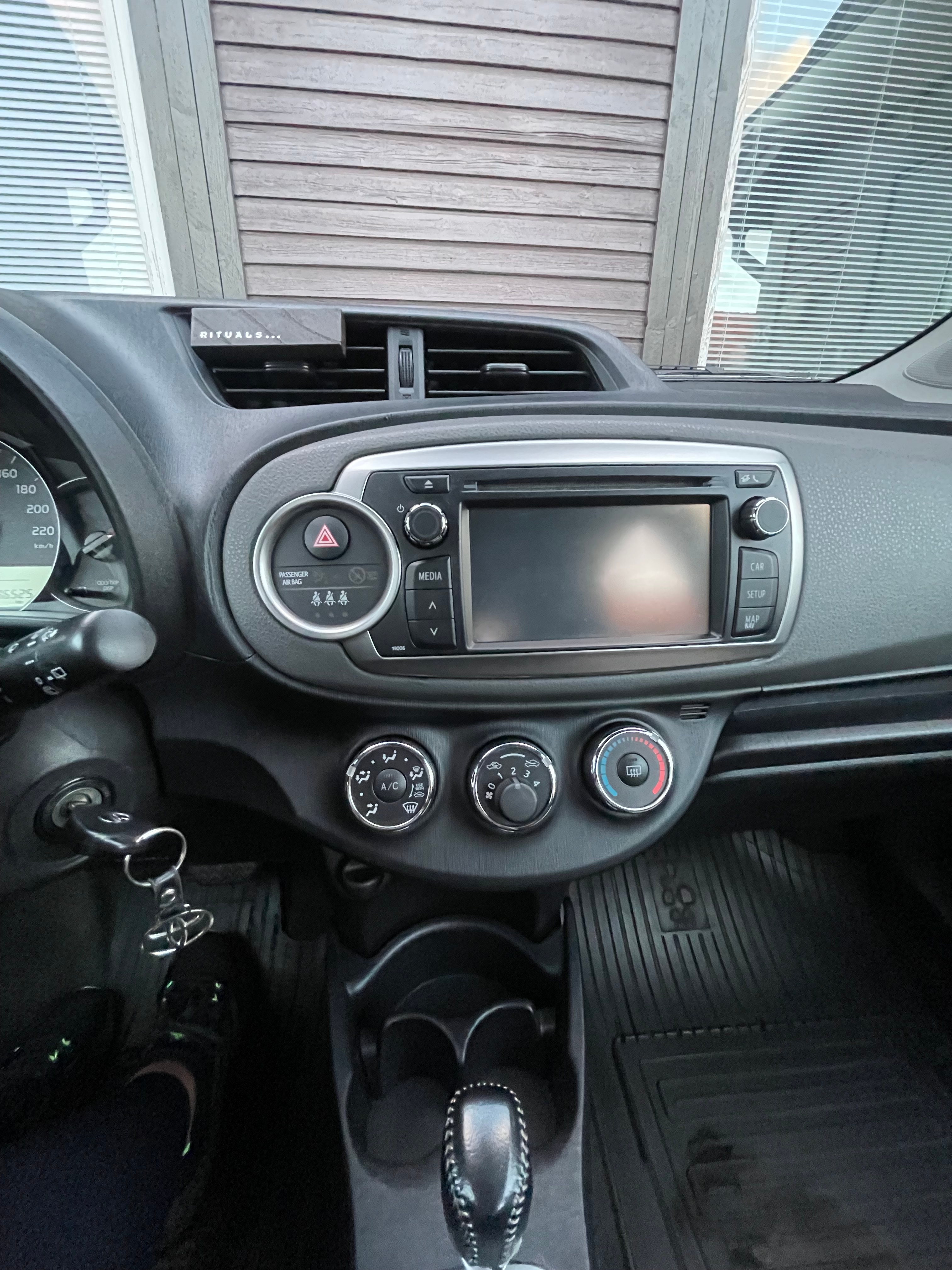 Toyota Yaris 1.33 2011, bild 6/10