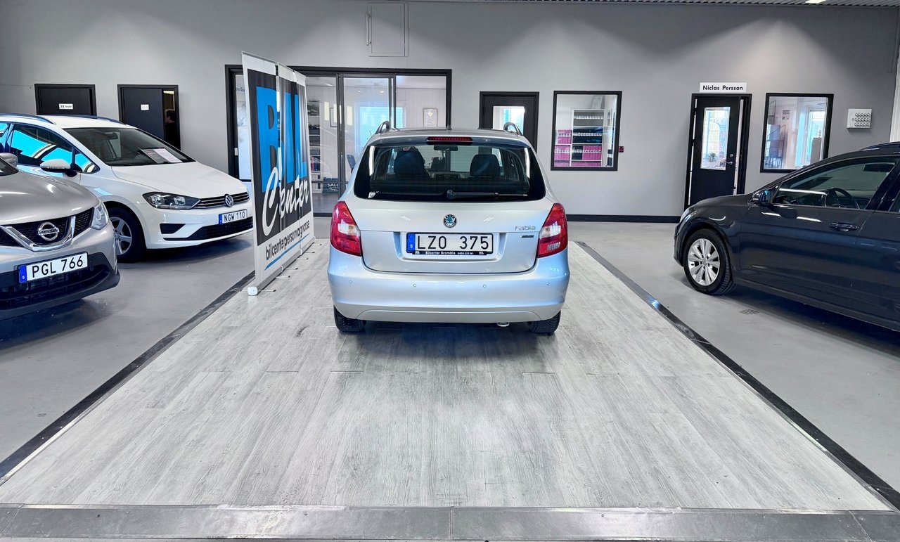 Skoda Fabia 2012, bild 3/4