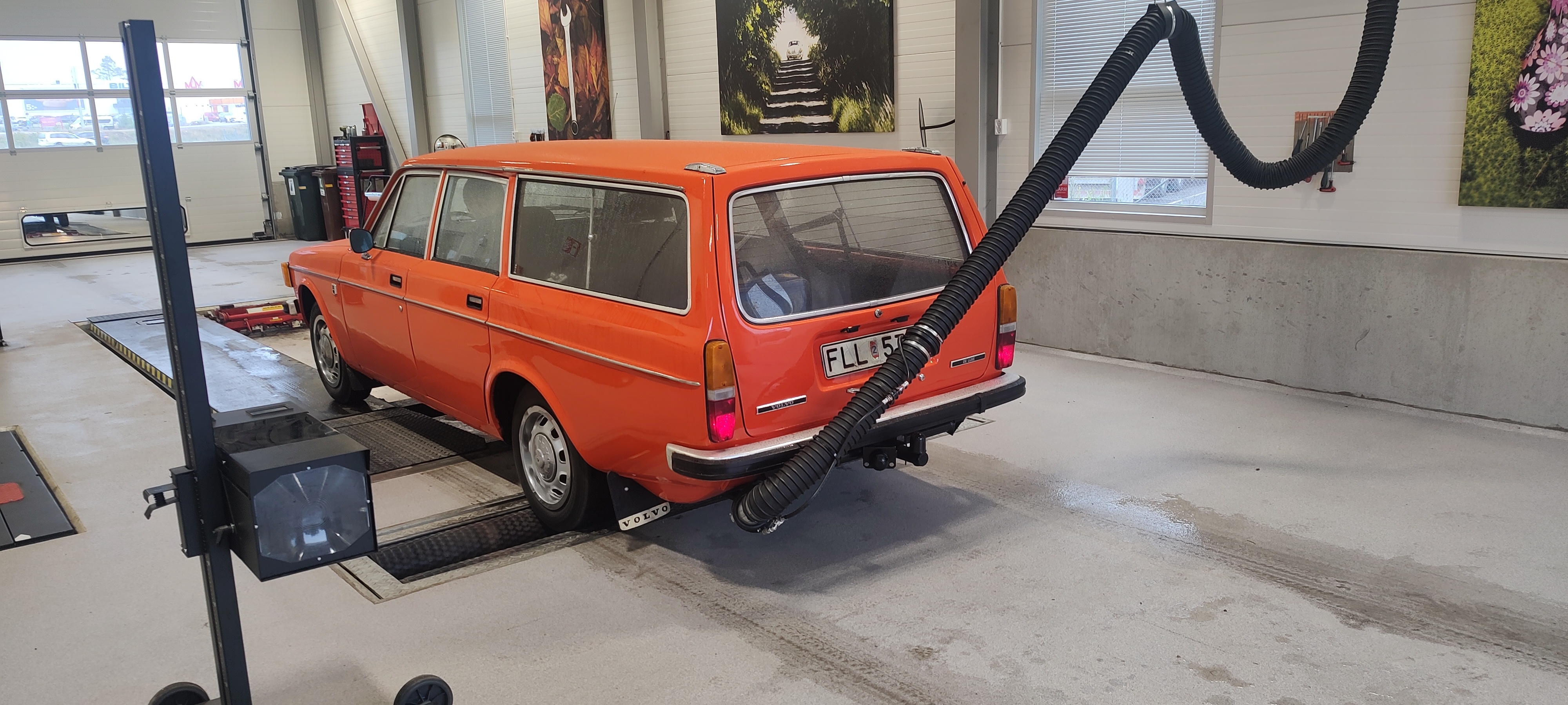 Volvo 145 2.0 Manuell 1973, bild 2/10