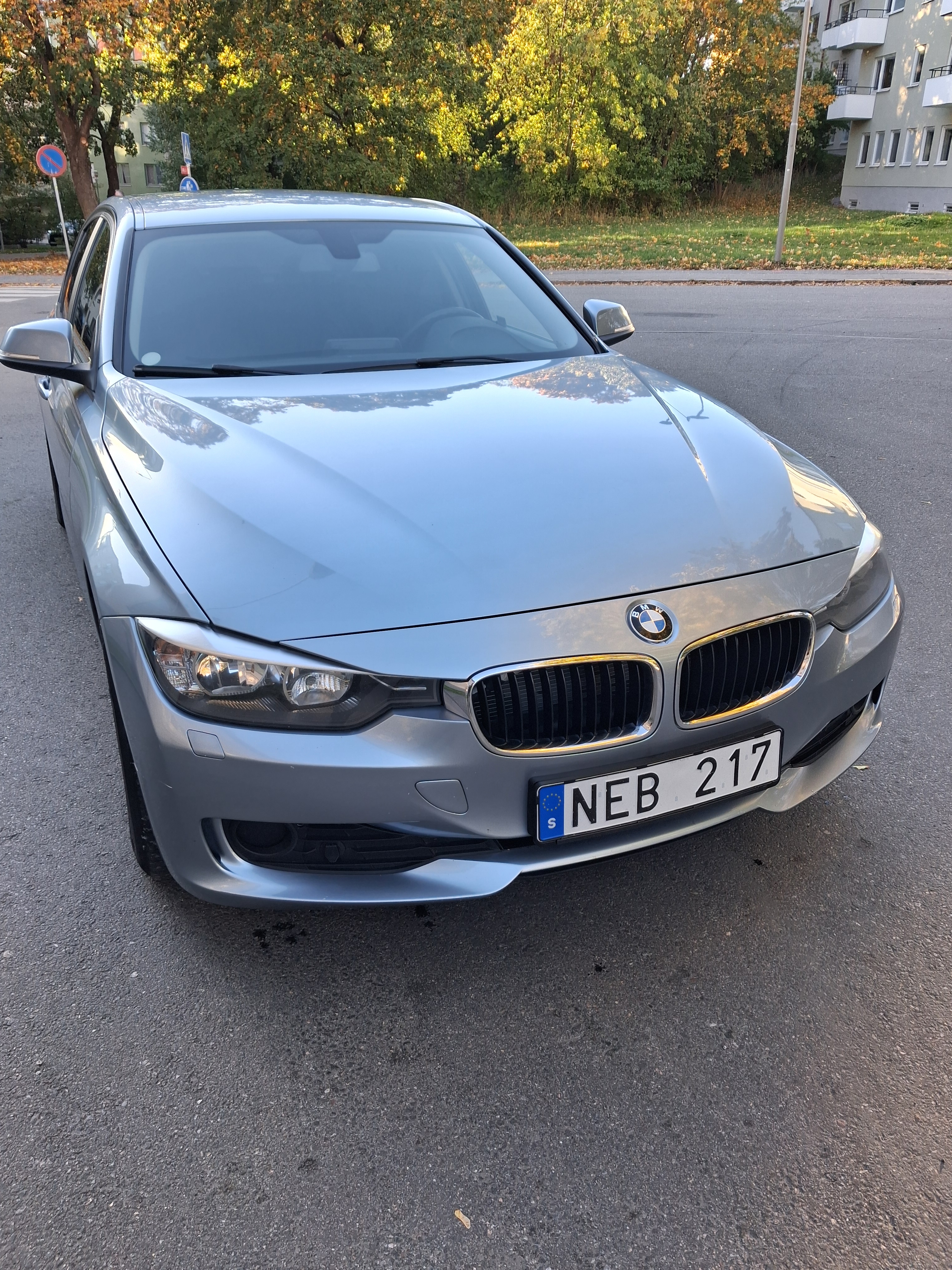 BMW 320d 2013, bild 2/10