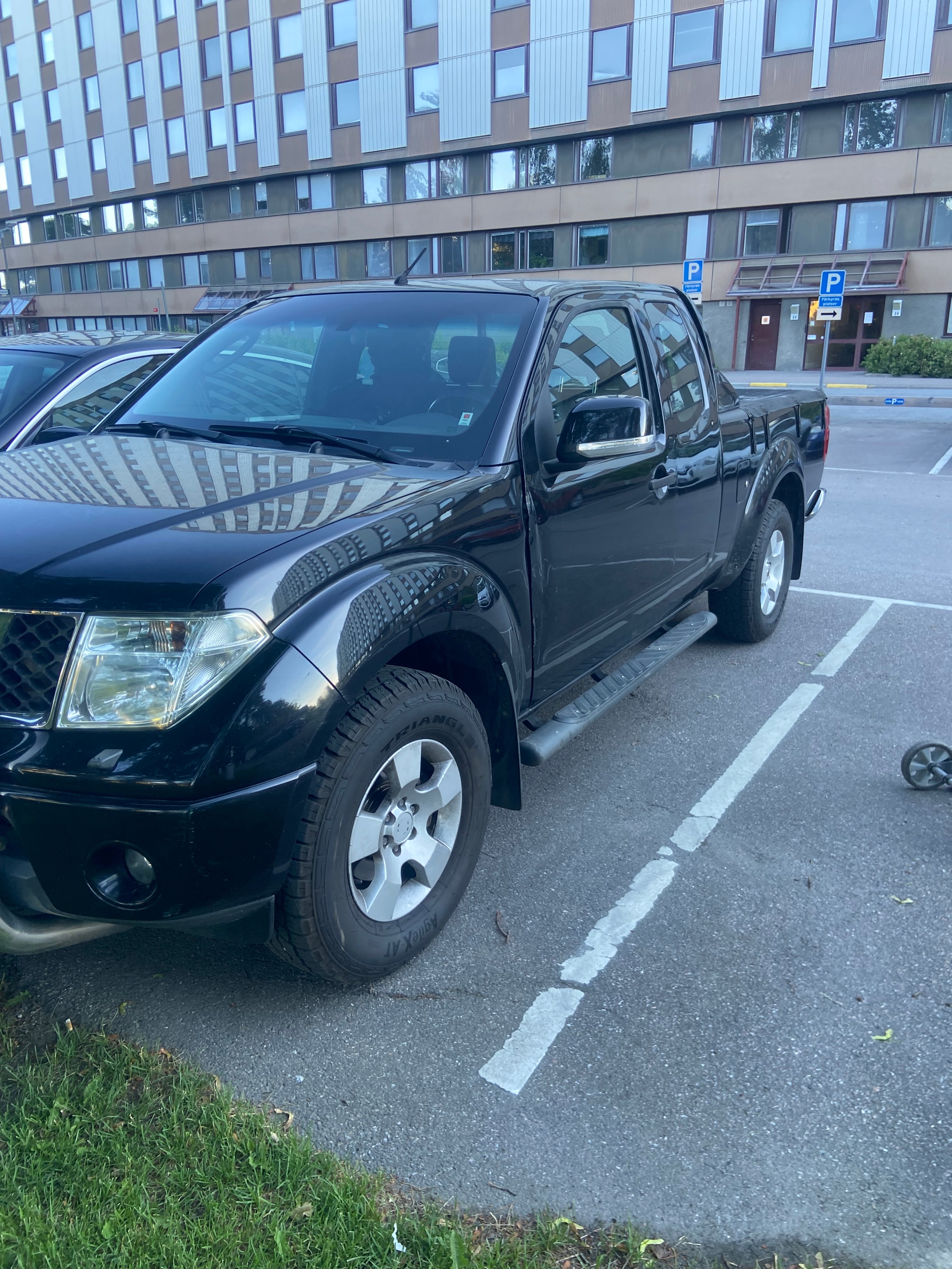 Nissan Navara 2.5 dCi 2010, bild 4/10
