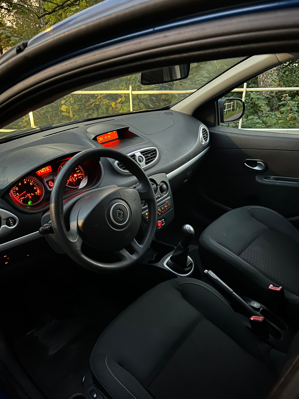 Renault Clio 2010, bild 3/4