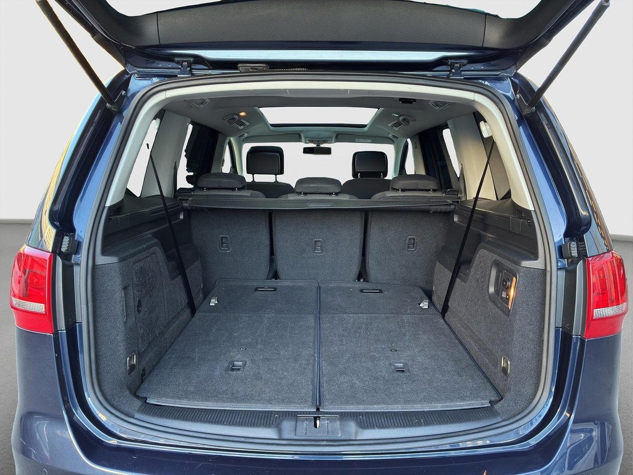 Volkswagen Sharan 2.0 TDI SCR 2015, kuva 6/27