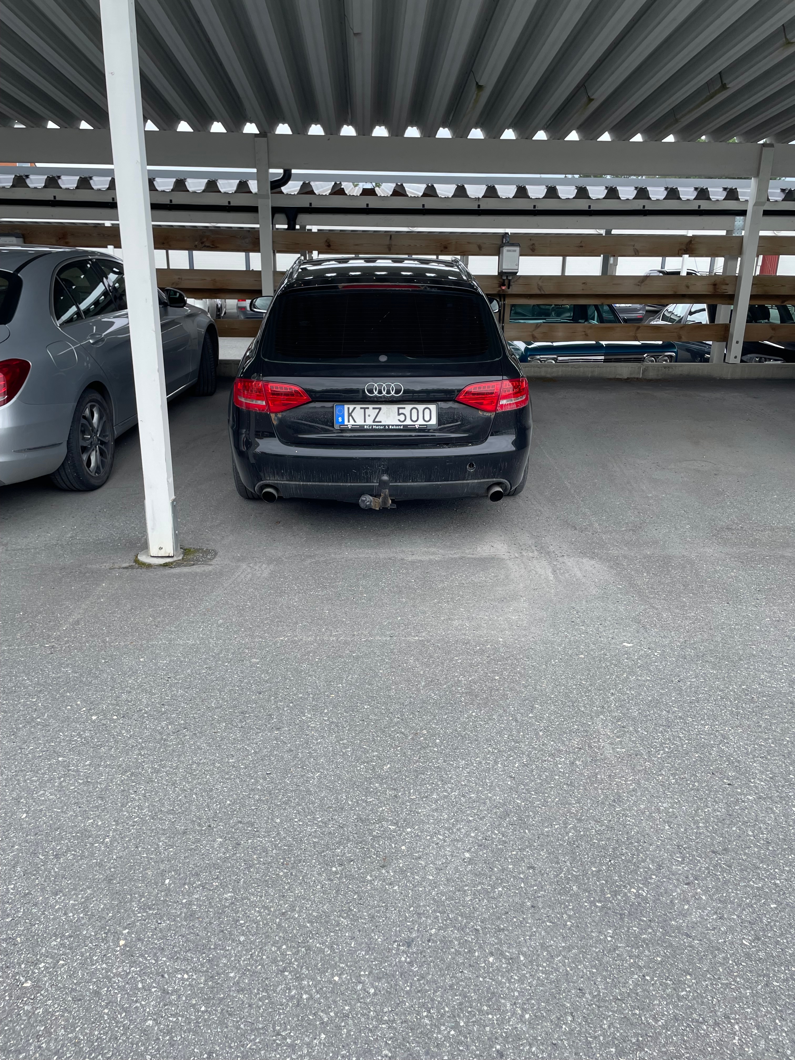 Audi A4 2011, bild 2/4