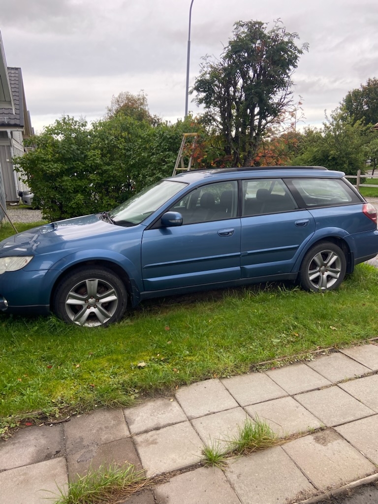 Subaru Outback 2.0D 2009, bild 2/2
