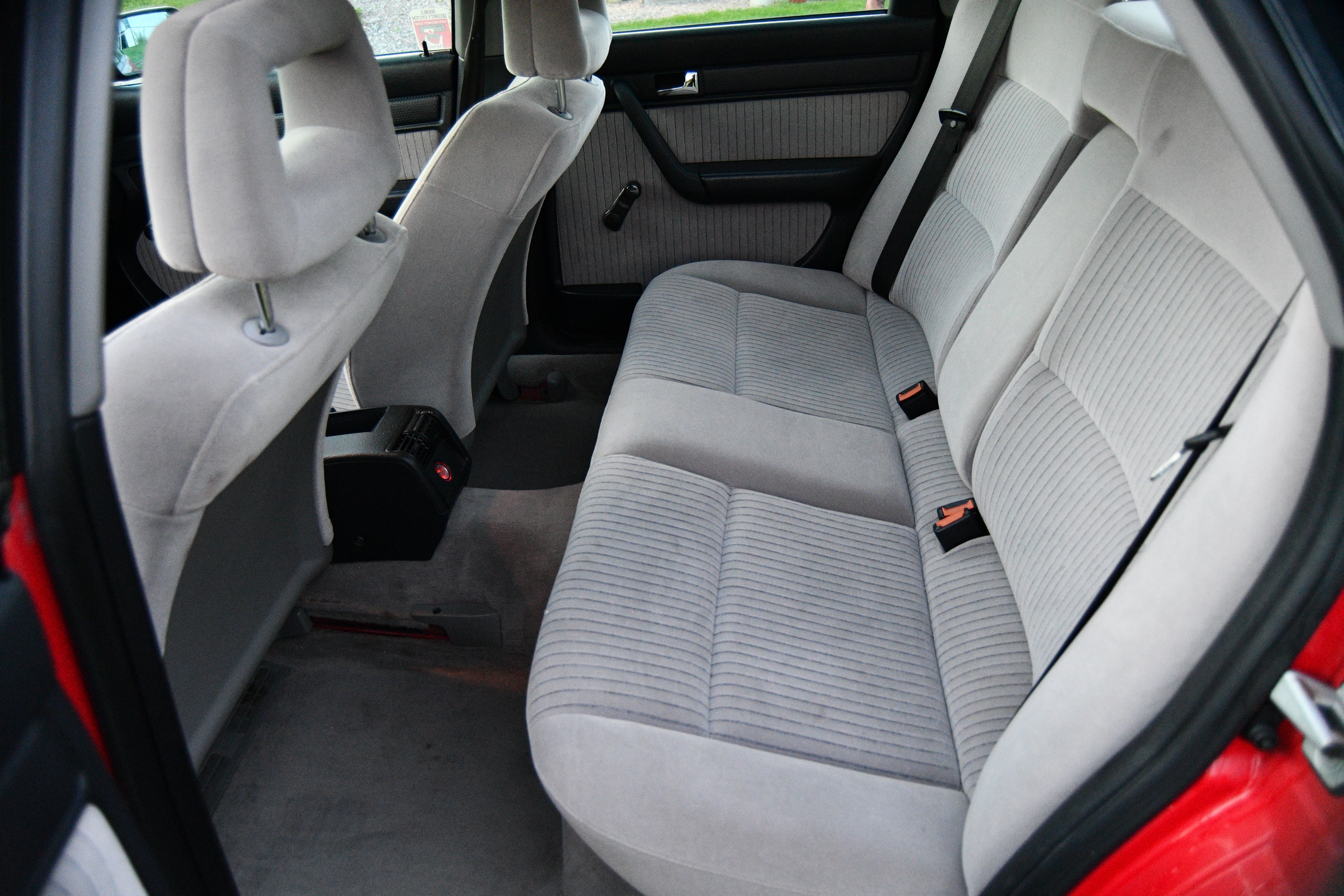 Audi 100 2.0 E Manuell 1992, bild 6/9