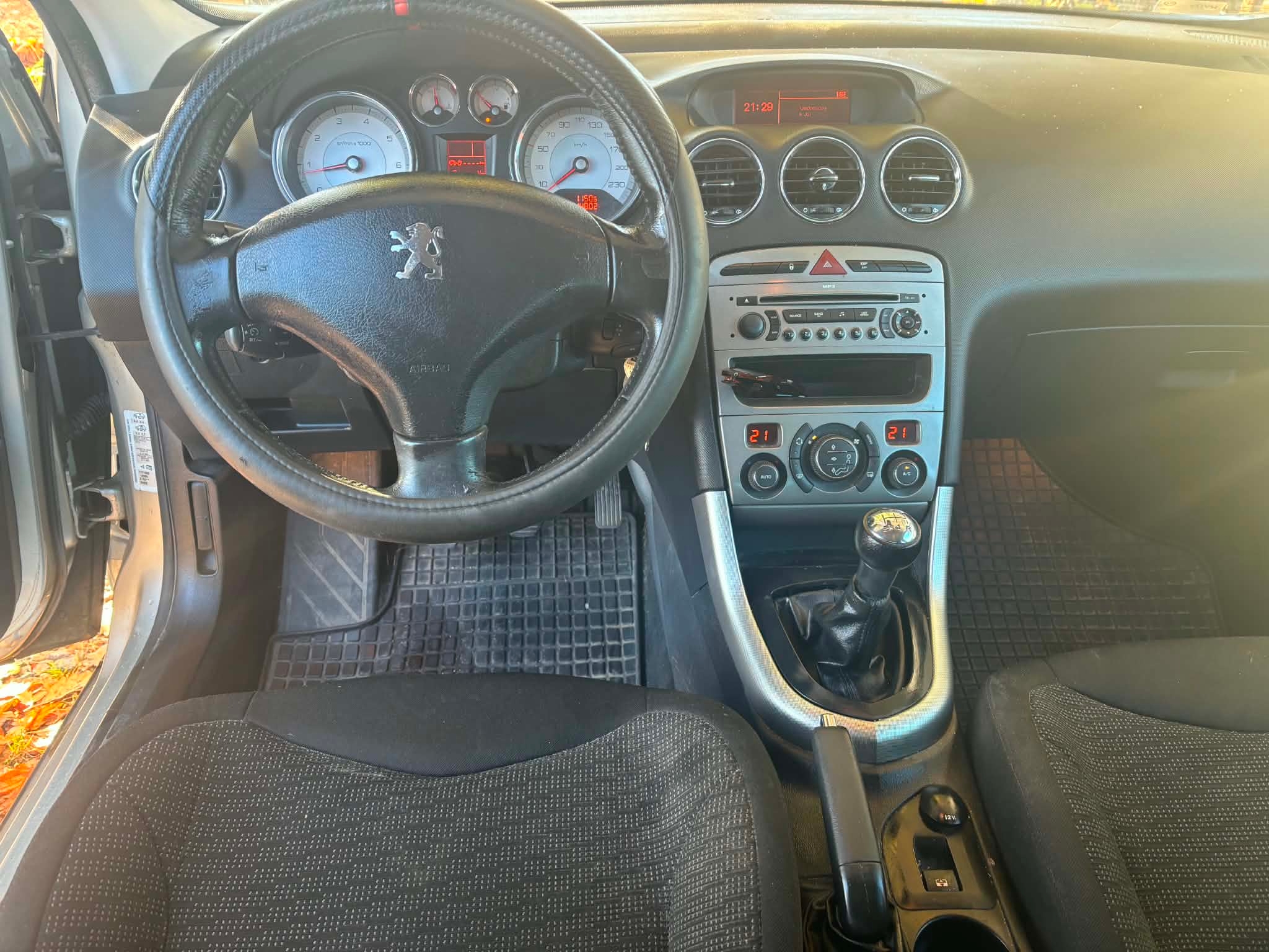 Peugeot 308 SW 2.0 Bioflex Manuell 2009, bild 5/8
