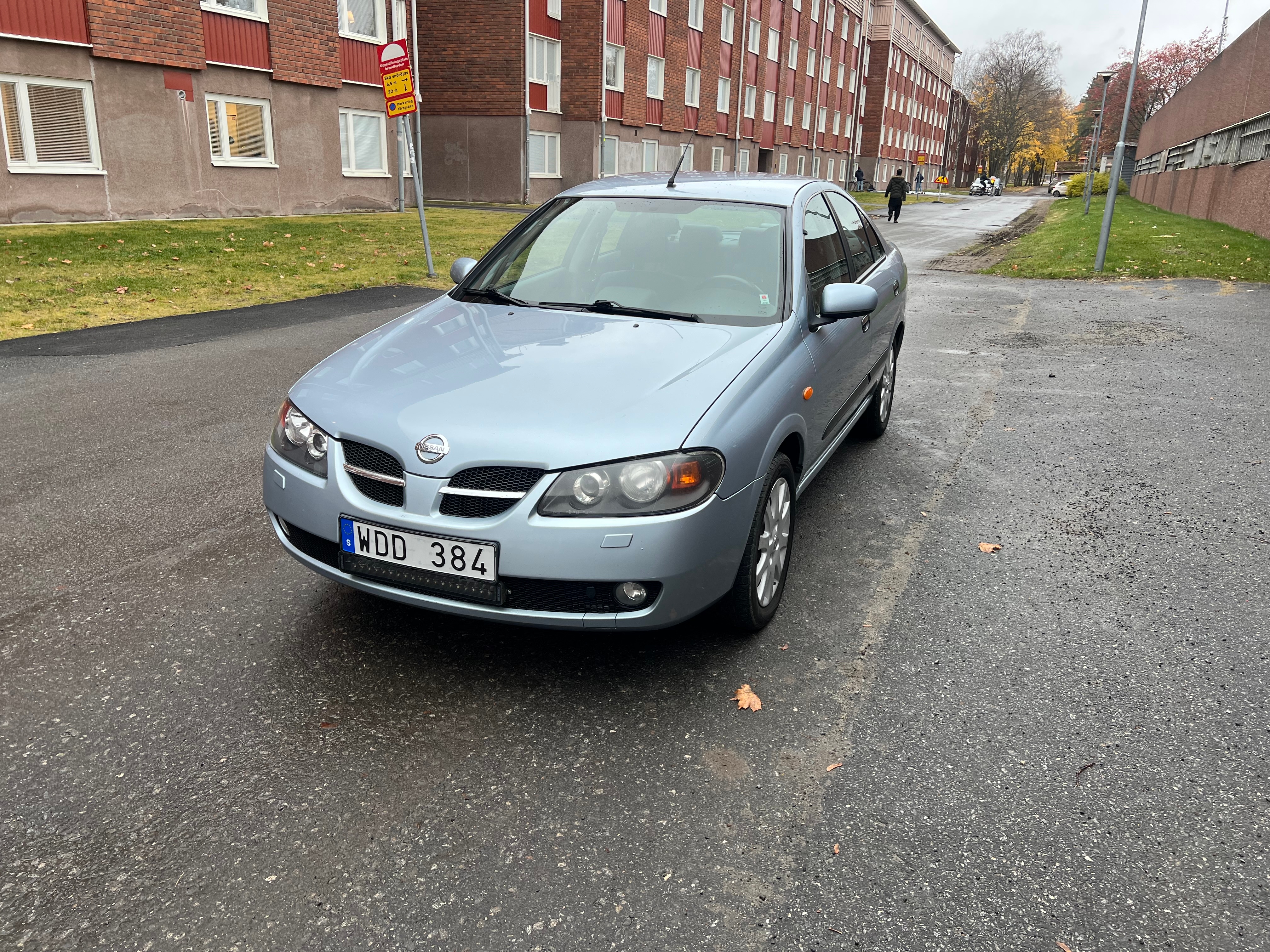 Nissan Almera 1.8 2004, bild 2/8