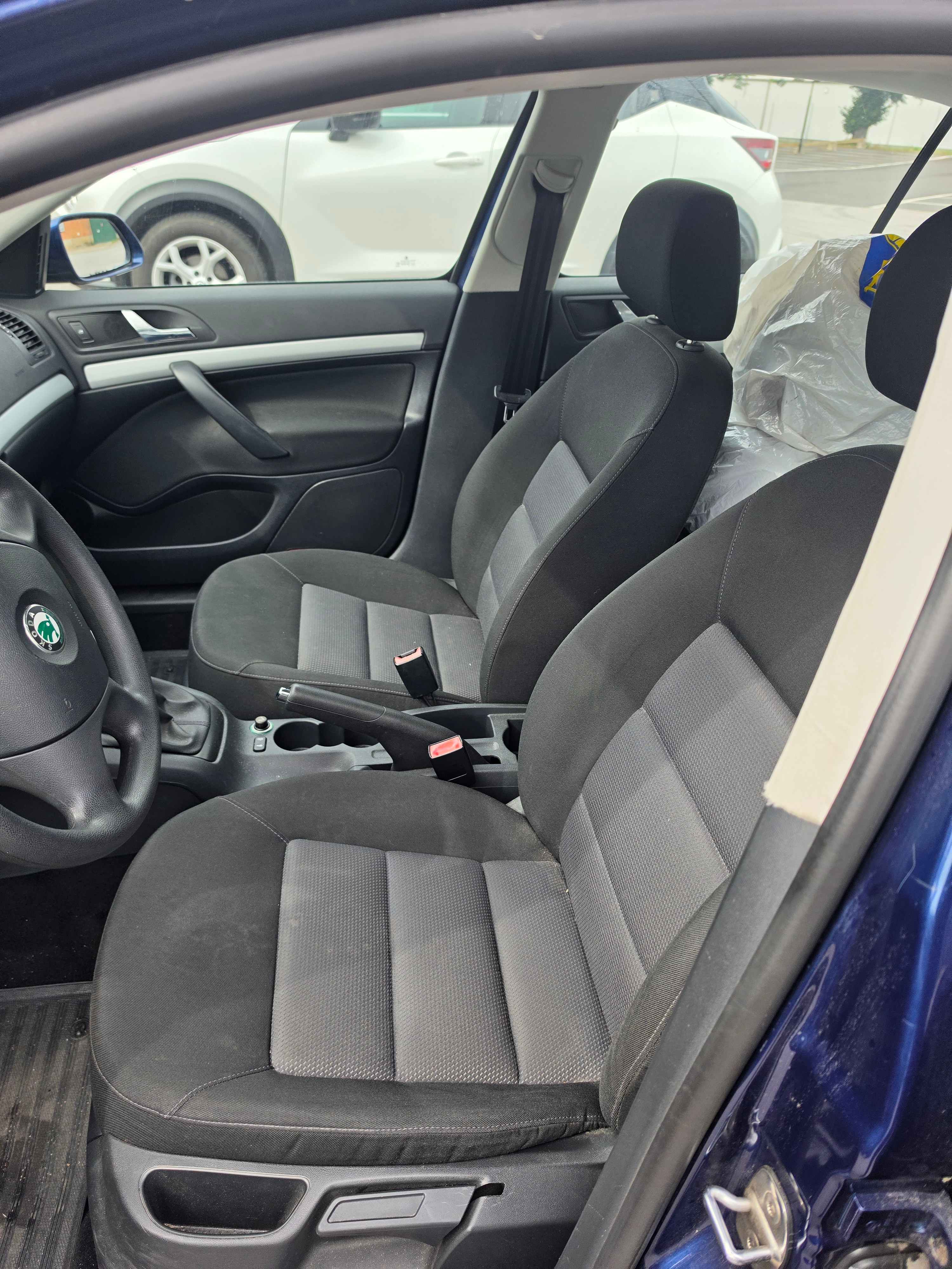 Skoda Octavia 2.0 FSI Manuell 2007, bild 6/10