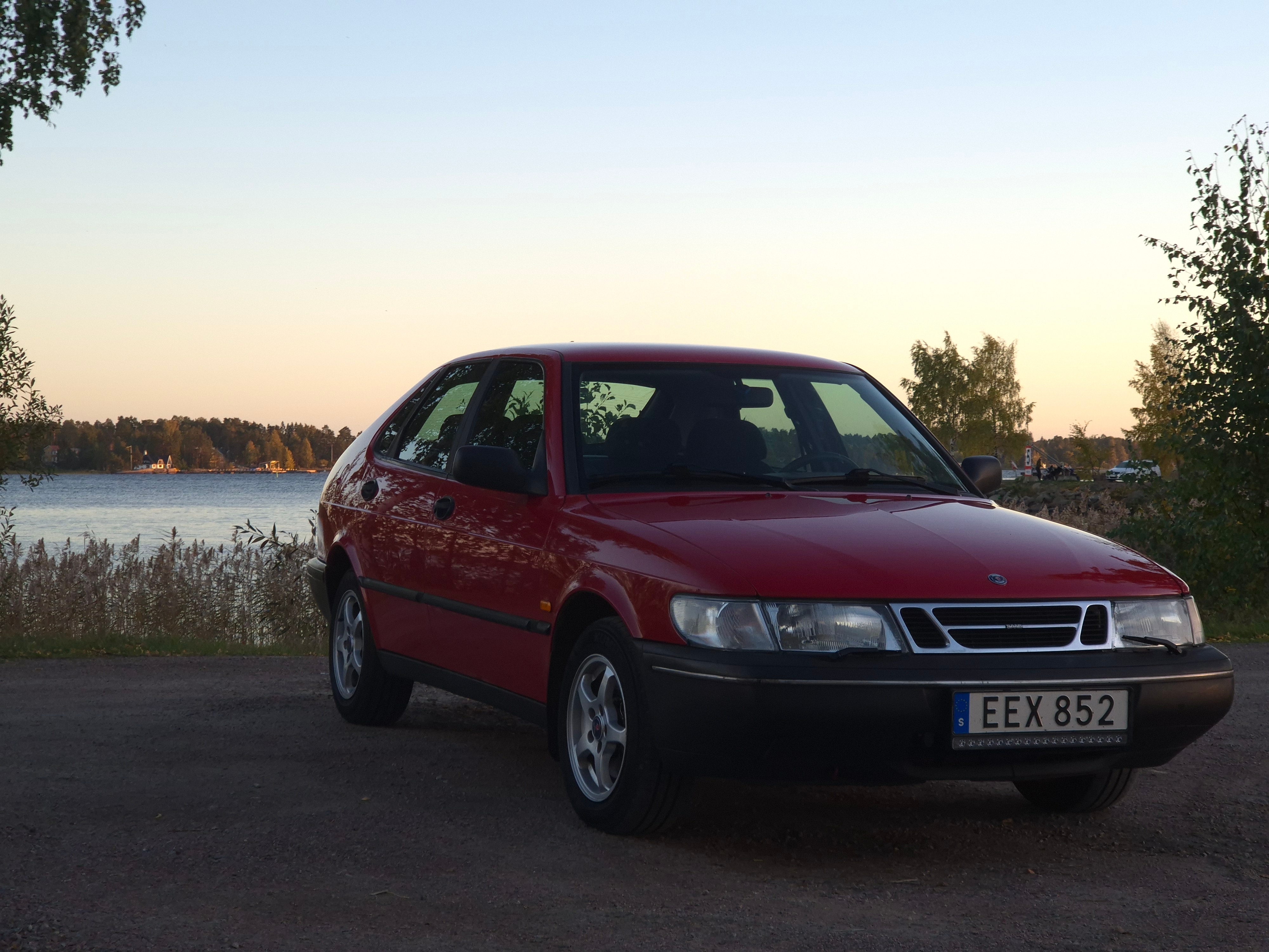 Saab 900