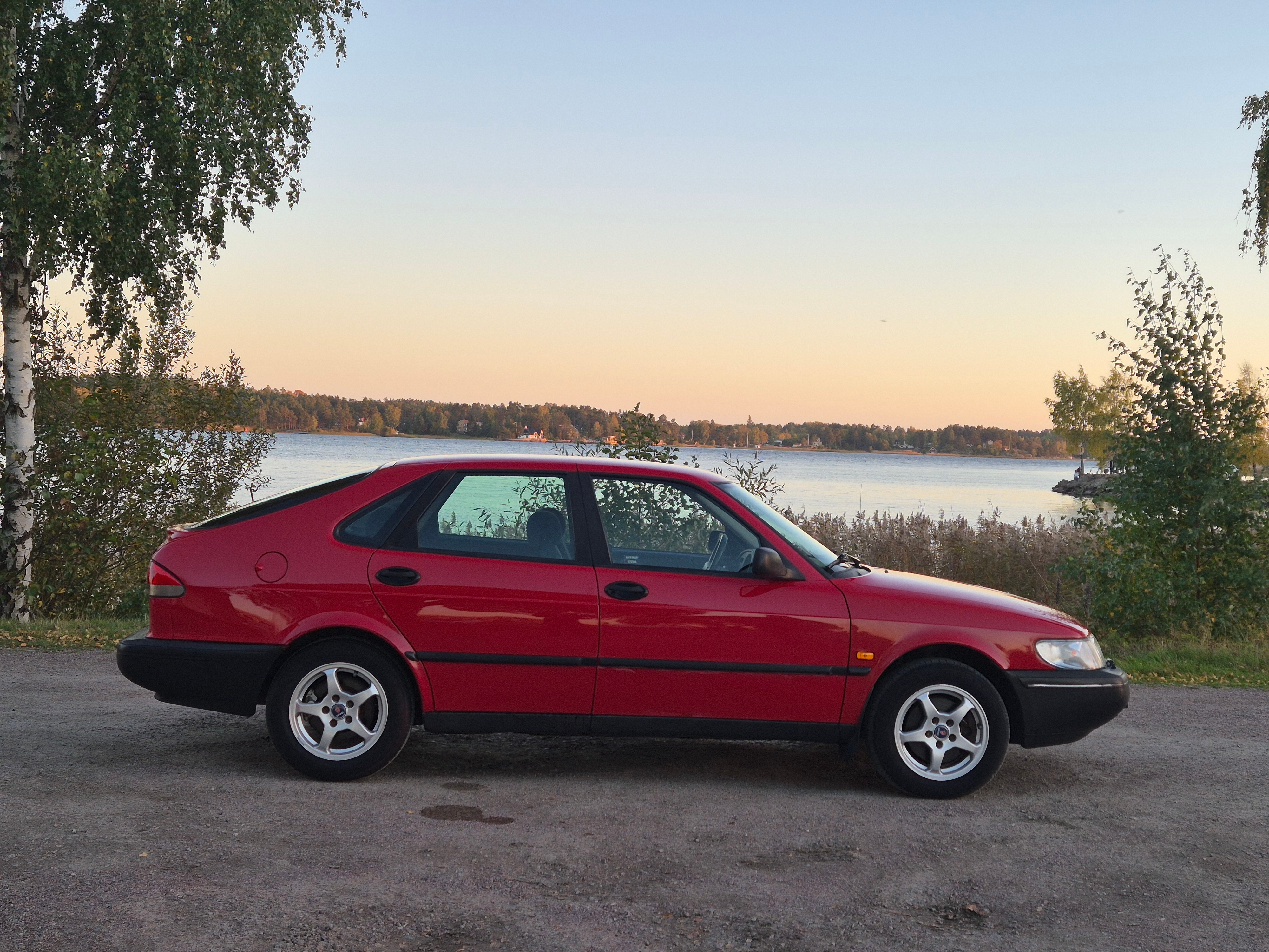Saab 900 5-dörrar 2.0 Manuell 1997, bild 2/10