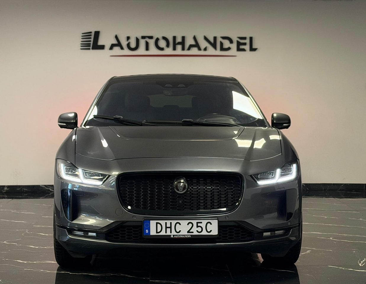 Jaguar I-Pace 2020, photo 2/10