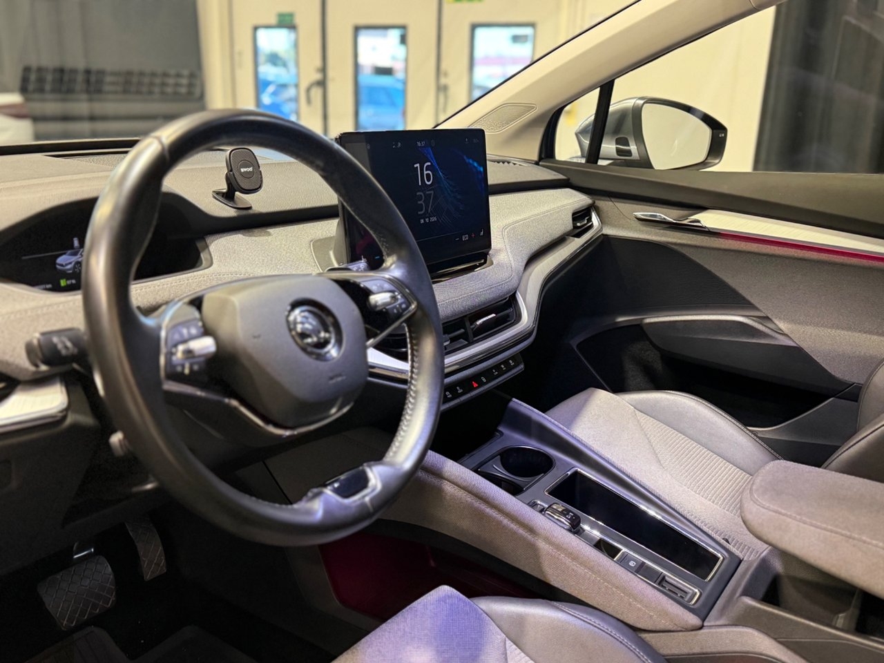 Skoda Enyaq 80 iV 2022, photo 5/17
