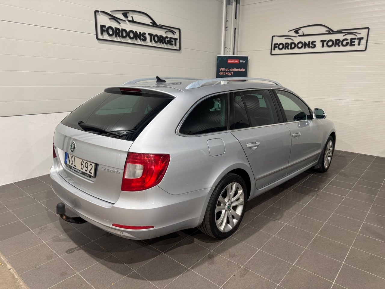 Skoda Superb 2.0 TDI Ambition 2013, kuva 5/10