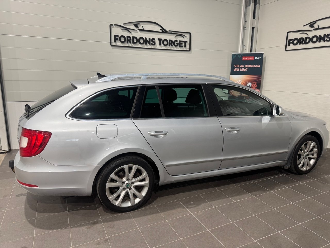 Skoda Superb 2.0 TDI Ambition 2013, kuva 4/10