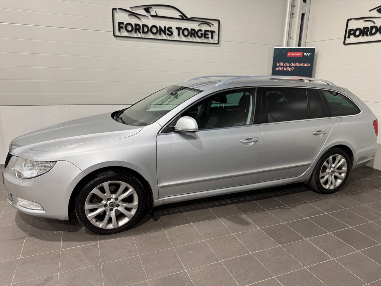 Skoda Superb 2.0 TDI Ambition 2013, kuva 3/10