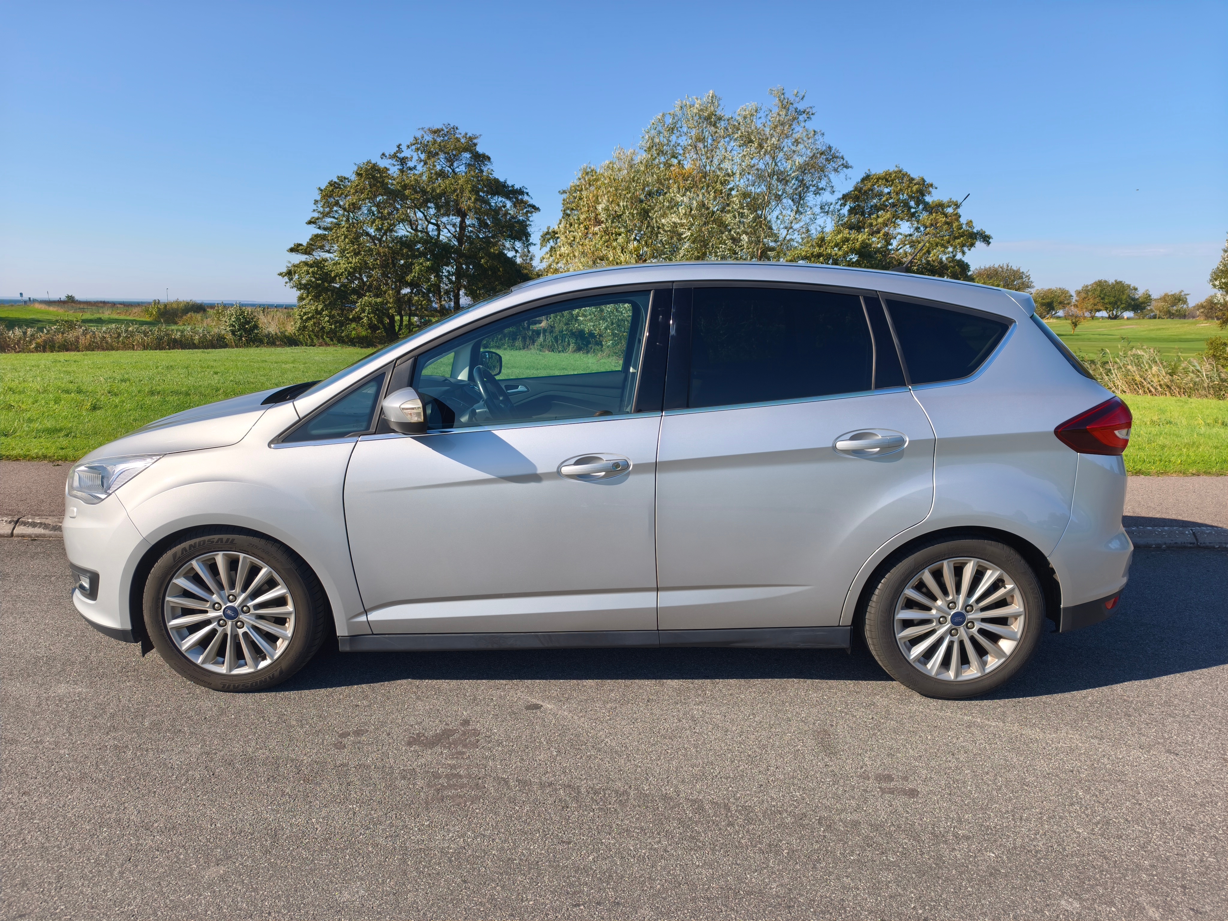 Ford C-MAX 1.0 EcoBoost Titanium 2016, bild 2/10